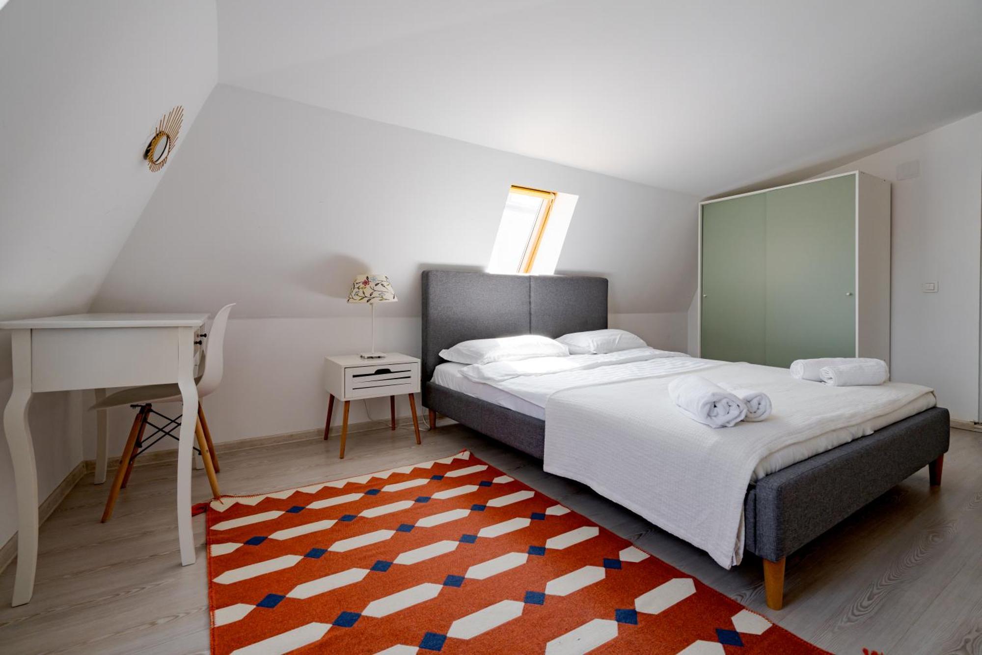 Central Muse Apartment Букурещ Екстериор снимка