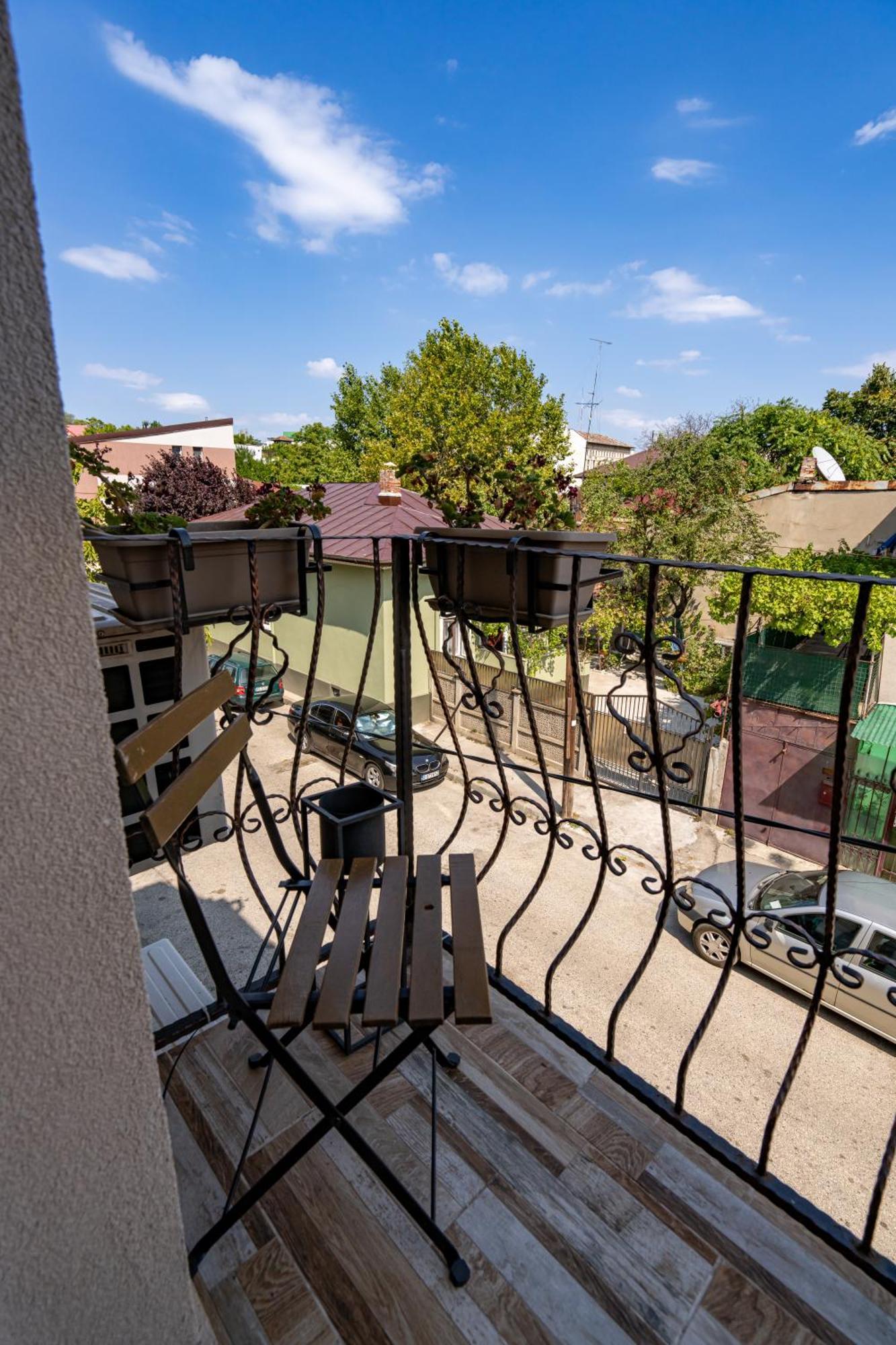 Central Muse Apartment Букурещ Екстериор снимка